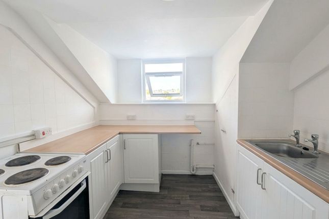 Top Flat, 59 Abbey Road, Torquay photo 2