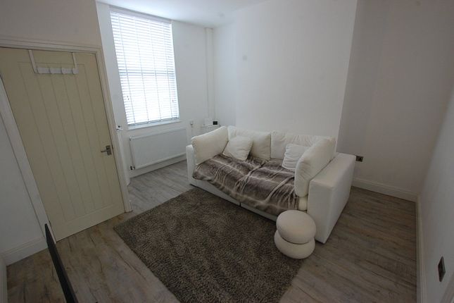 16, Canterbury Street, Greater Manchester photo 2