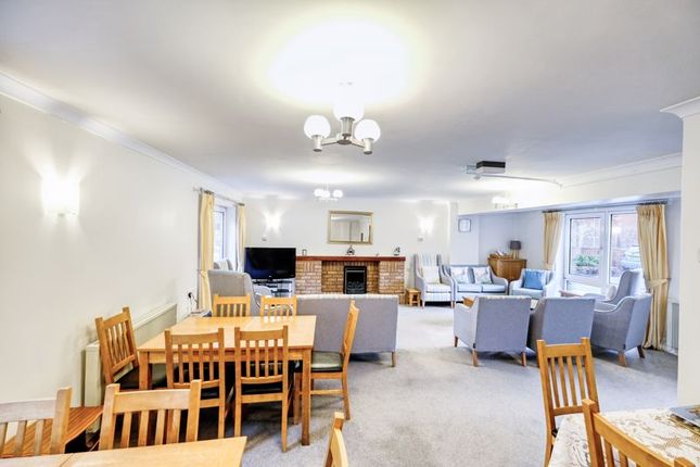 Flat for sale in Homegreen House, Haslemere