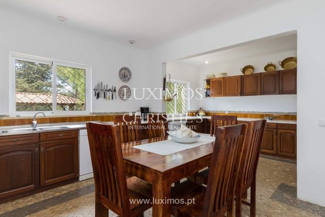 Villa for sale in 8365 Pêra, Portugal