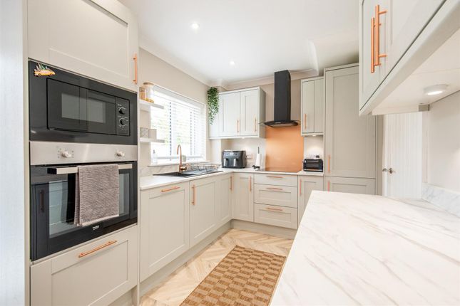 17, Waterfield Avenue, Darwen photo 3