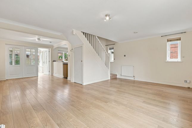4, Felsham Chase, Cambridge photo 2