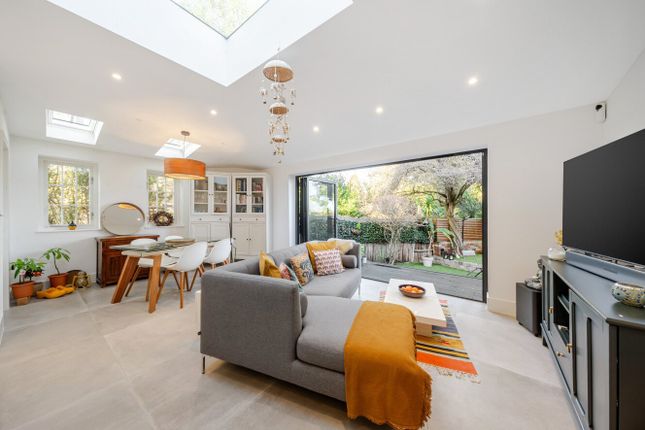 7, Torwood Road, London photo 4