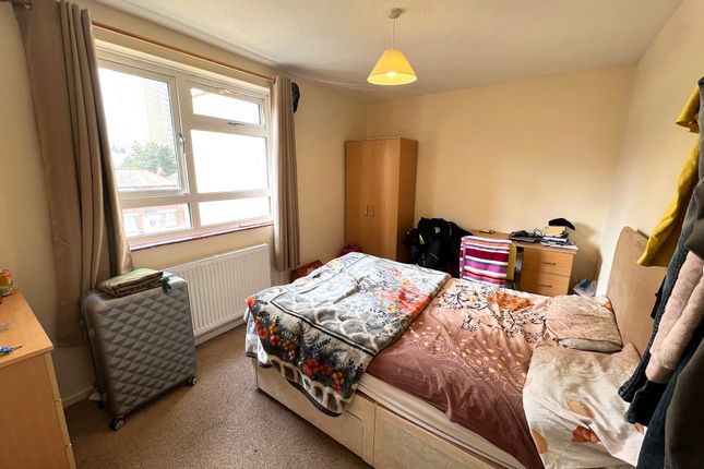 Flat to rent in Rivers Street, Southsea