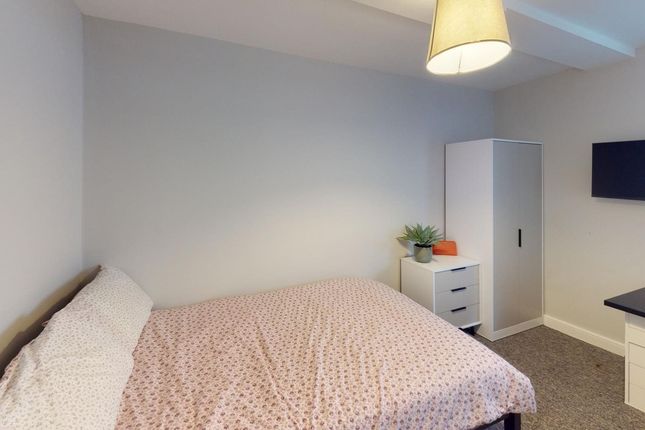 A Cozy And Well-Maintained Double Bedroom, Perfect...