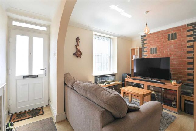 16, Finedon Road, Burton Latimer photo 2