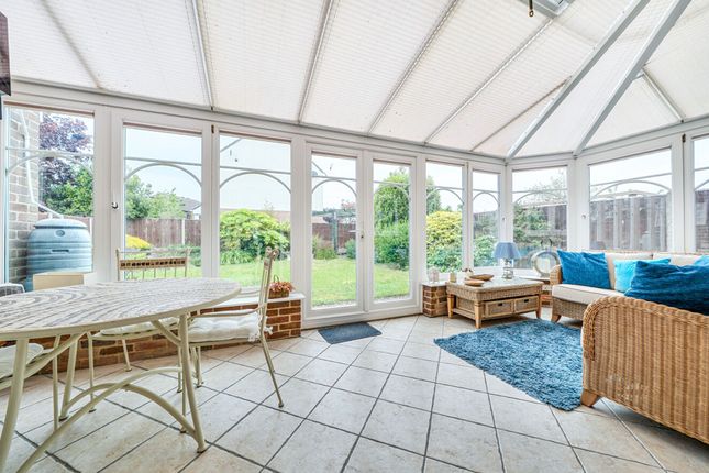 1 Faresmead, Bognor Regis photo 4