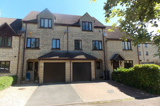 Thumbnail Town house to rent in Hanstone Close, Cirencester, Gloucestershire