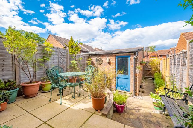18, Celandine Court, Yateley photo 4