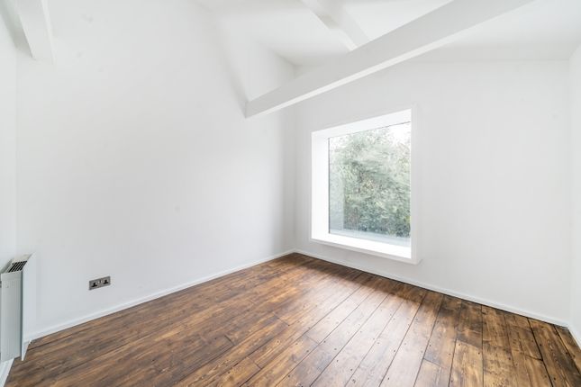 Flat to rent in Tournay Road, London