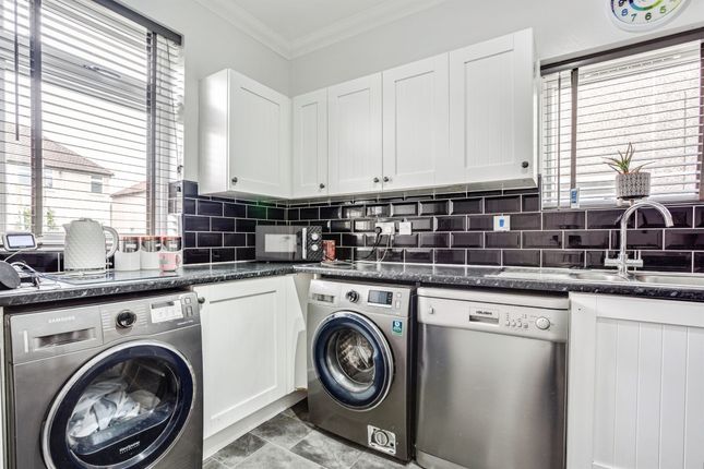 60, Snapethorpe Road, Wakefield photo 4