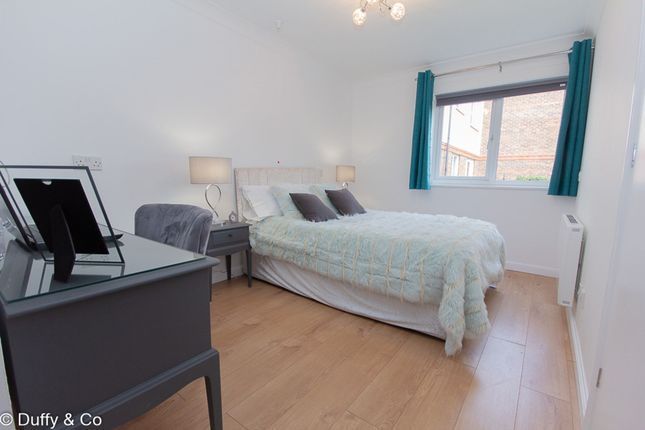8 Clover Court Church Road, Haywards Heath photo 5