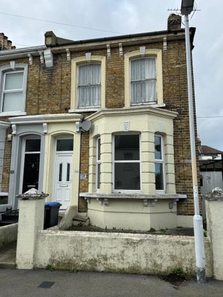 Flat to rent in Picton Road, Ramsgate
