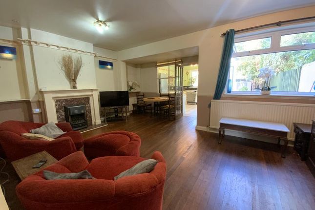 5 Hamilton Road, Romford photo 3