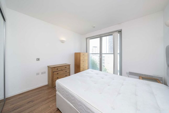 Flat 604, Michigan Building, 2, Biscayne Avenue, London photo 4