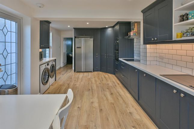 14, Queen Street, Brentwood photo 3