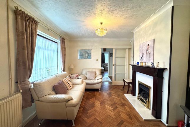 8, Pegg Road, Hounslow photo 4