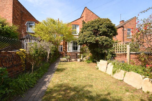 94, Cedar Road, Northampton photo 2