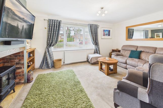 9 Mosedale, Moreton-in-Marsh photo 3