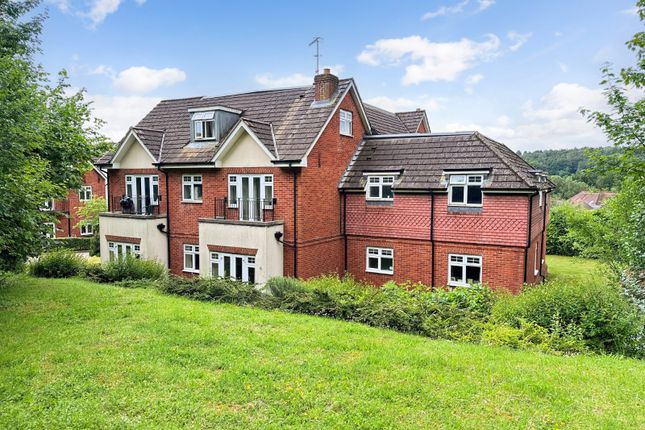 Thumbnail Flat for sale in Folleys Place, Loudwater, High Wycombe