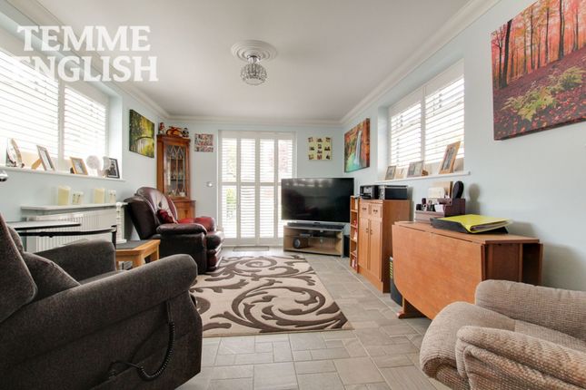20 Grange Road, Wickford photo 5