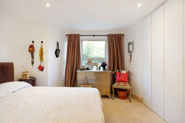 Flat for sale in Highgate West Hill, London