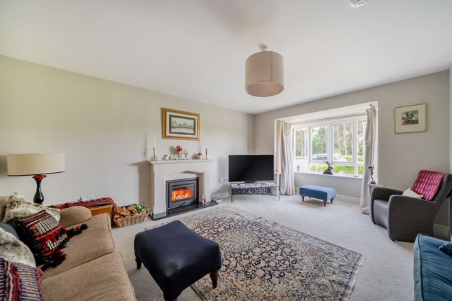 15, Cordingley Drive, Pease Pottage photo 4