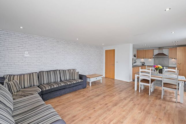 Flat 12, 5 Western Harbour View, Newhaven, Edinburgh, EH6 6PF photo 4