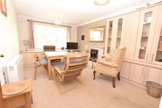 18, Lowry Court, Greater Manchester photo 2