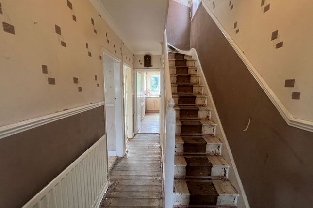 19, Shepherds Brook Road, Stourbridge photo 3