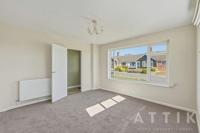 105, Bedingfield Crescent, Halesworth photo 2