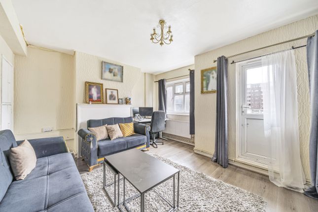 Thumbnail Flat for sale in Arden Estate, Hoxton, London