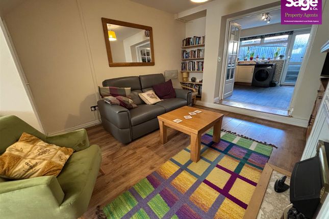 2, Alma Street, Pontypool photo 3