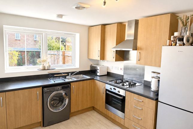 SNG SO, 38, Thomas Tudor Way, Stonehouse photo 2