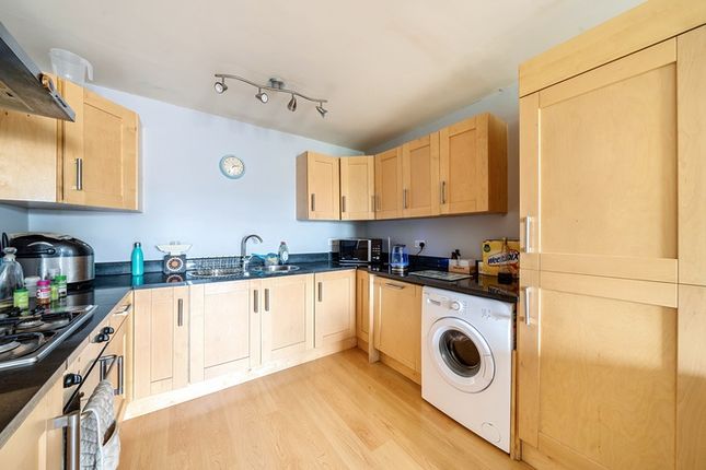 Flat for sale in Highland Court, Nottingham, Nottinghamshire