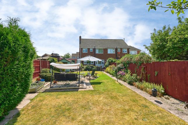 44, Edward Avenue, West Midlands photo 4