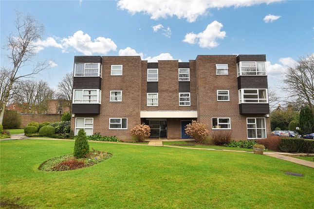 Flat for sale in Robinwood Court, Leeds, West Yorkshire