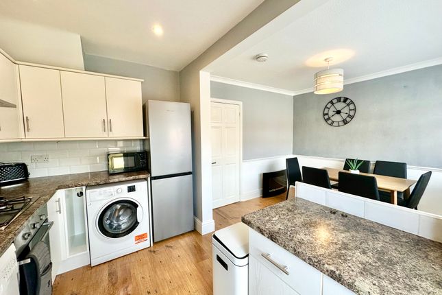 23, Bennet Court, LEEDS photo 5