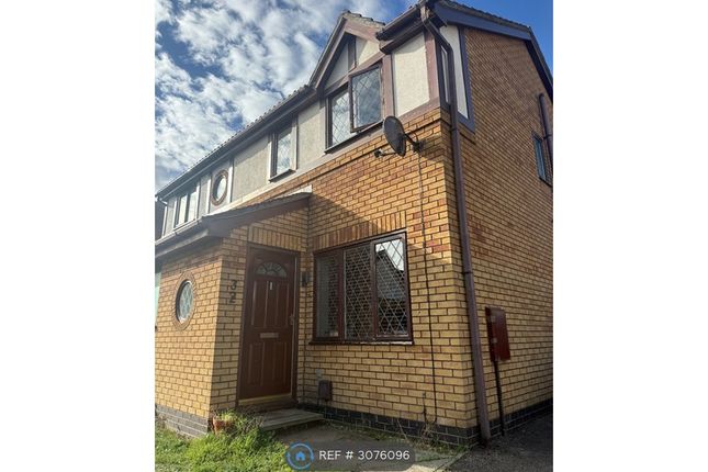 2-bed semi-detached on Dunholme, Lincoln, £1,000/mo