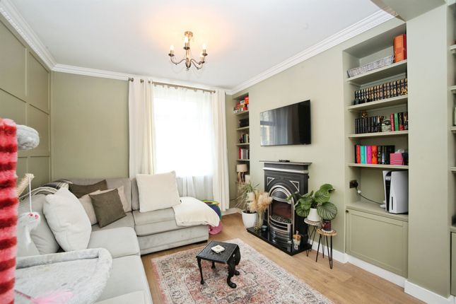 242, Brithweunydd Road, TONYPANDY photo 2