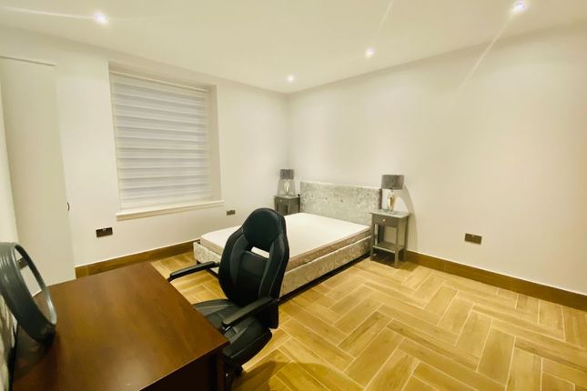 Flat for sale in Stanfield House, Frampton Street, St. Johns Wood, Marylebone, London