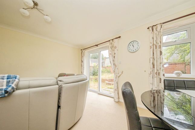 43, Grantham Crescent, Ipswich photo 3