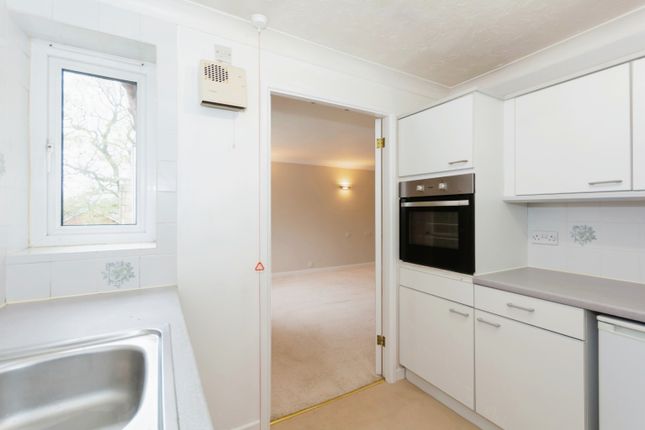 Flat for sale in Old Lode Lane, Solihull, West Midlands