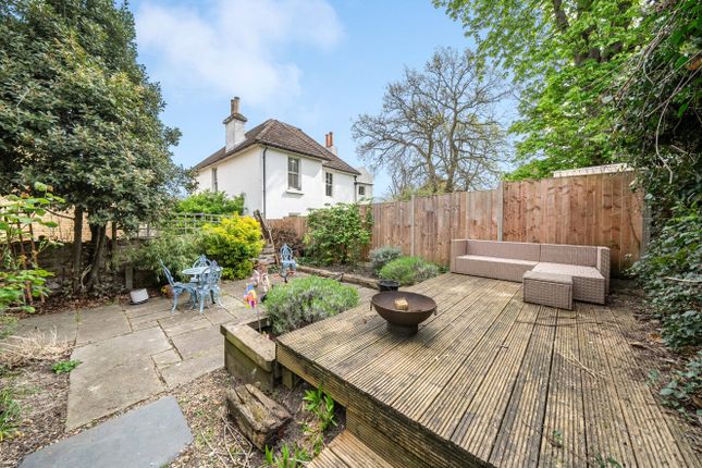 Flat A, 19, Waldegrave Road, London photo 3
