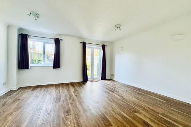 64, Sovereign Way, Birmingham photo 3