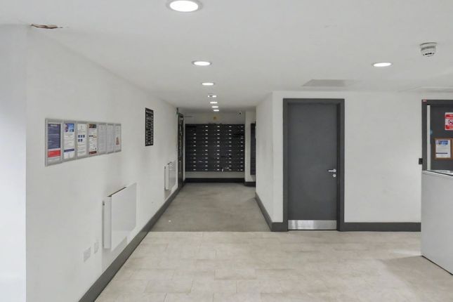 Apartment 613 Cardinal Court, Oldham photo 2