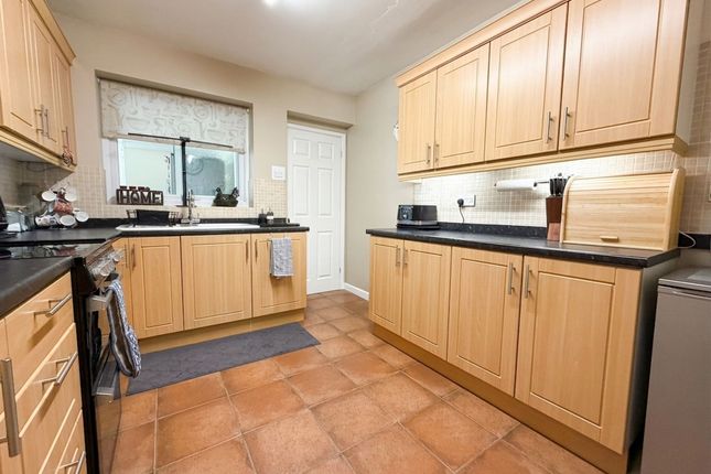 12 Grange Paddock, Grantham photo 2