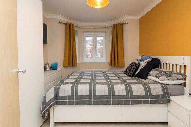 16, Kingsway Gardens, Ossett photo 4