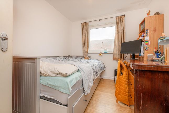 Flat for sale in West End Road, High Wycombe