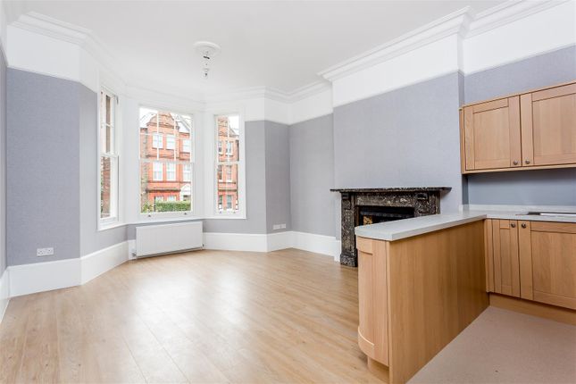 Flat to rent in Goldhurst Terrace, London